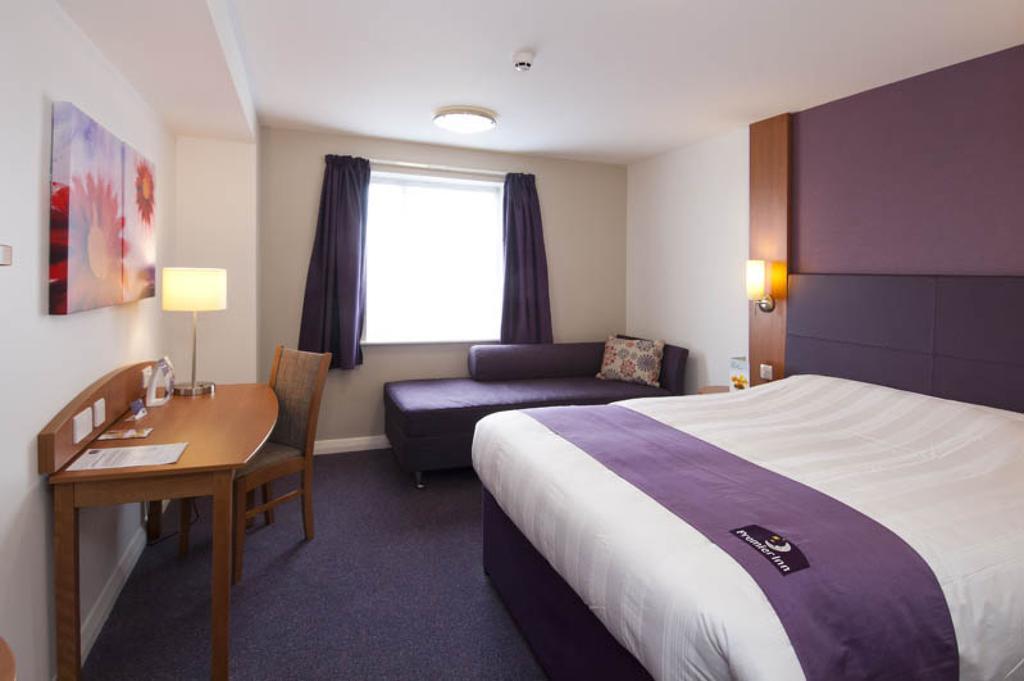 Premier Inn Cannock South Room photo